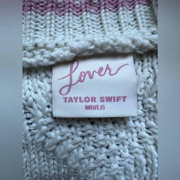 Taylor Swift Lover Album Cardigan Size MD/LG 2025 Limited Edition - Picture 10 of 14